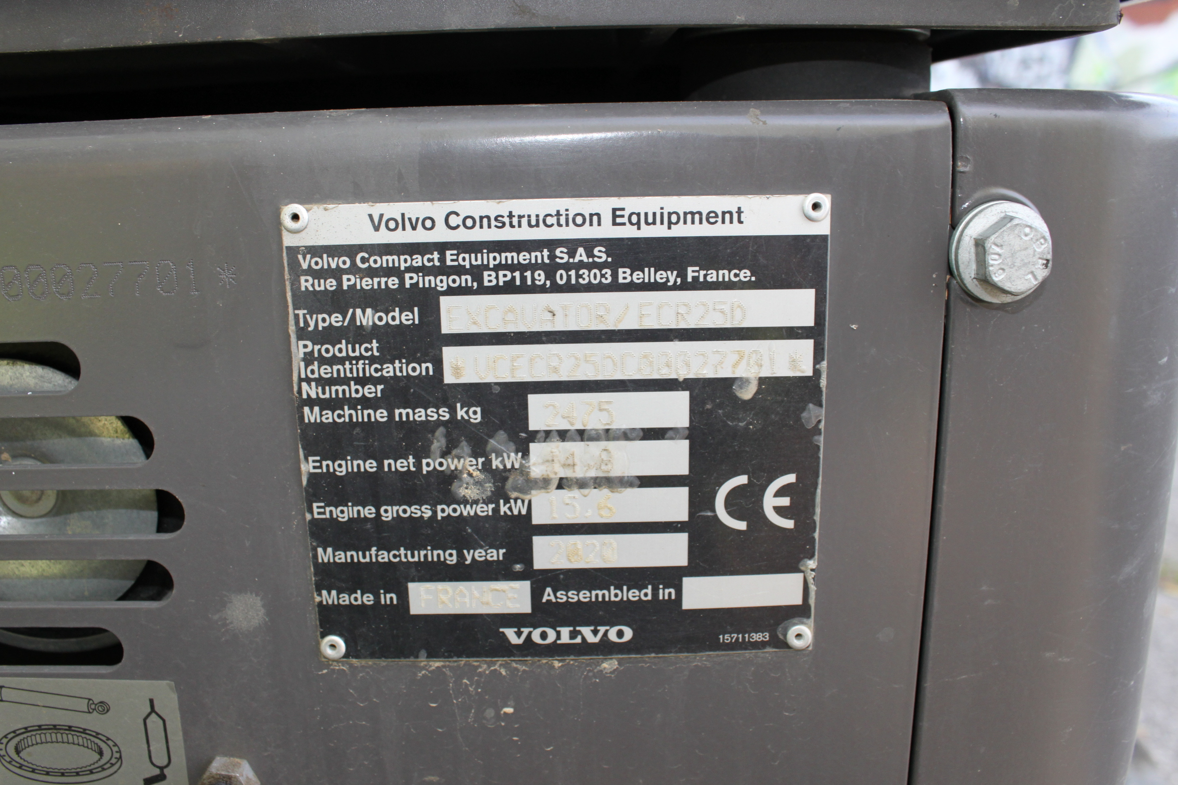 Mini pelle Volvo ECR 25D avec Engcon et remorque – Image 7