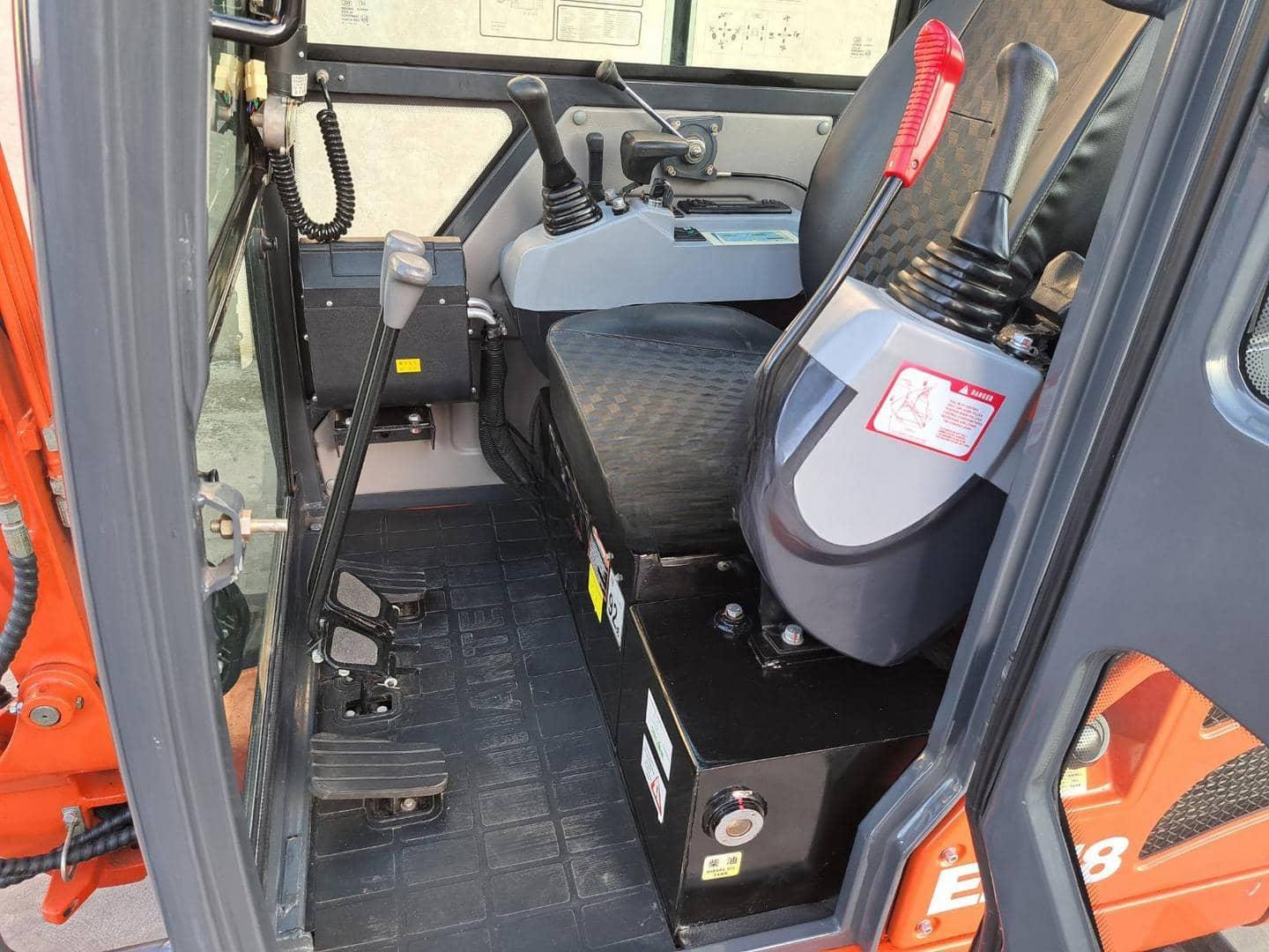 Kubota ER18 avec accessoires – Image 2