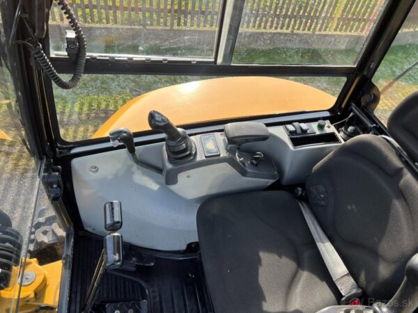 Mini-pelle Caterpillar 302.7D CR avec 3 godets – Image 17
