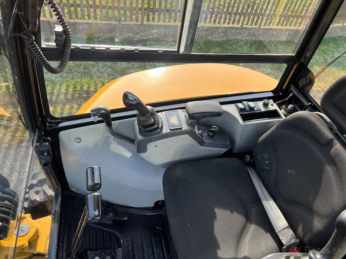 Mini-pelle Caterpillar 302.7D CR avec 3 godets – Image 17