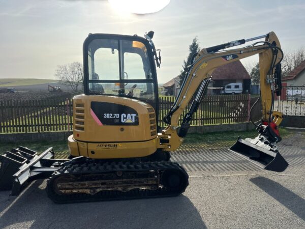 Mini-pelle Caterpillar 302.7D CR avec 3 godets – Image 5
