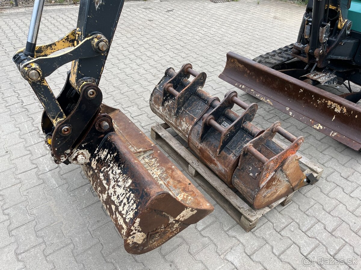 Mini pelle Yanmar VIO 25-4 avec 3 godets – Image 10