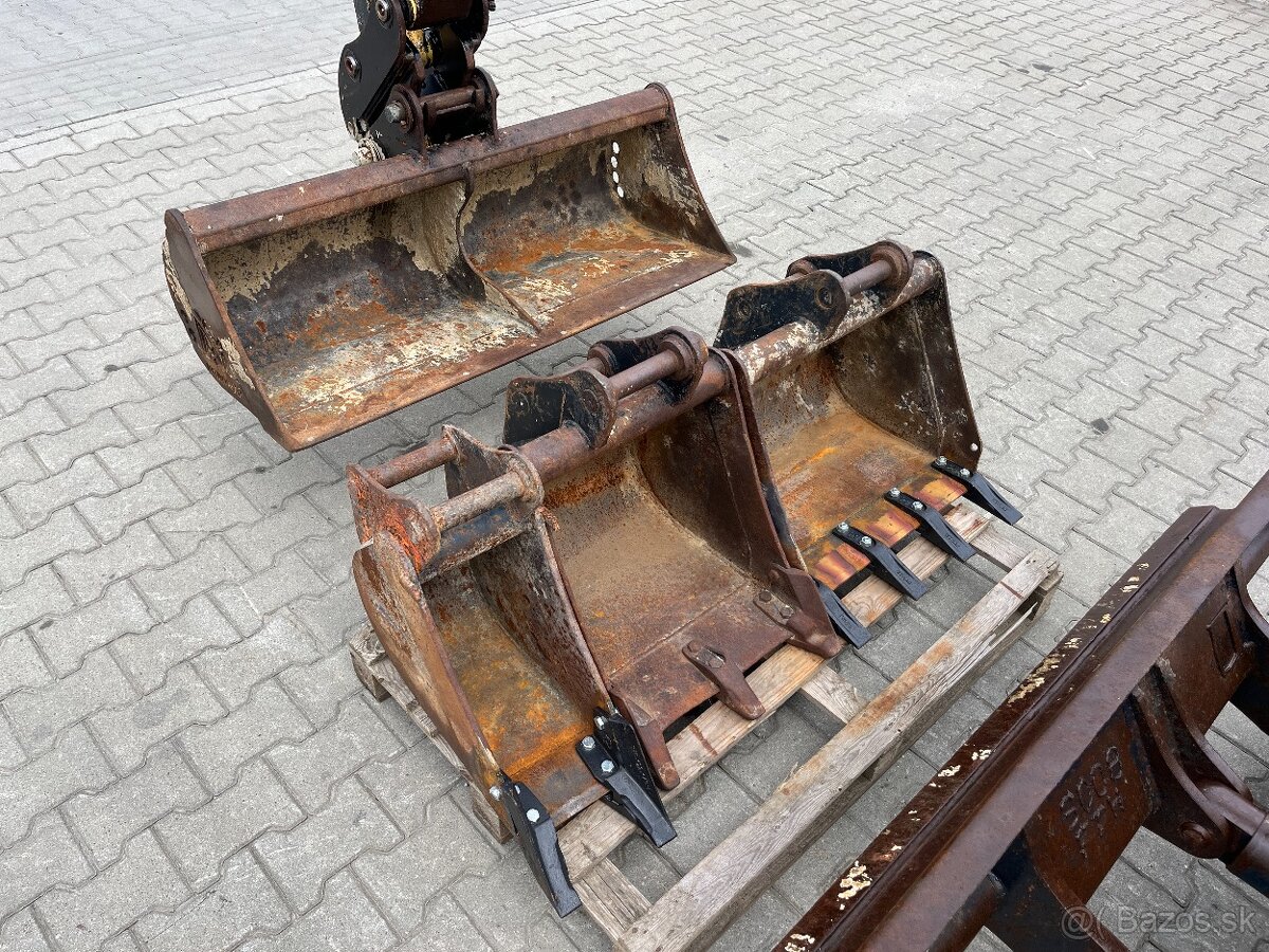 Mini pelle Yanmar VIO 25-4 avec 3 godets – Image 12