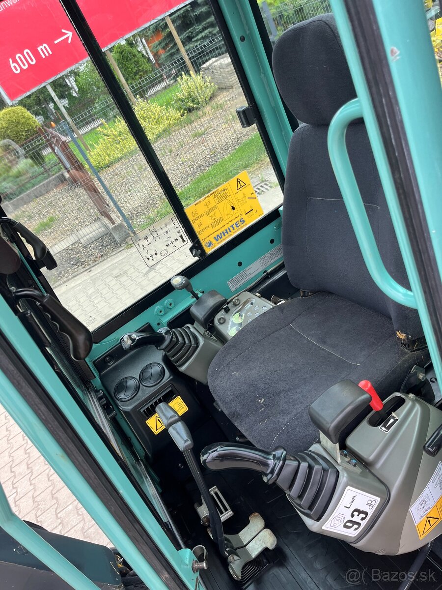 Mini pelle Yanmar VIO 25-4 avec 3 godets – Image 16