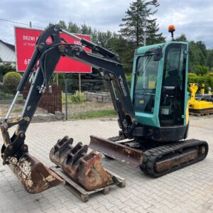Mini pelle Yanmar VIO 25-4 avec 3 godets