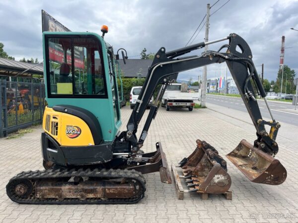 Mini pelle Yanmar VIO 25-4 avec 3 godets – Image 19