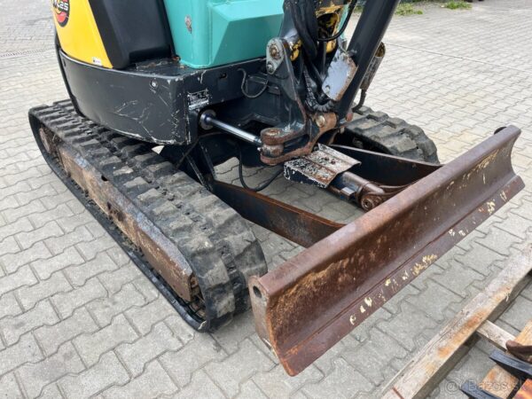 Mini pelle Yanmar VIO 25-4 avec 3 godets – Image 8