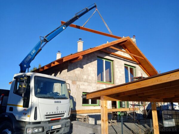 Camion Iveco EuroCargo avec Bras Hydrauliques – Image 2
