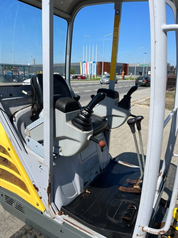 Mini pelle Wacker Neuson 1404 avec 3 godets – Image 14