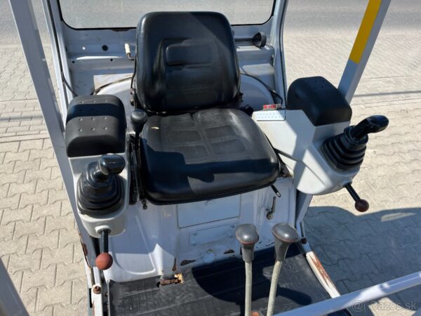 Mini pelle Wacker Neuson 1404 avec 3 godets – Image 15