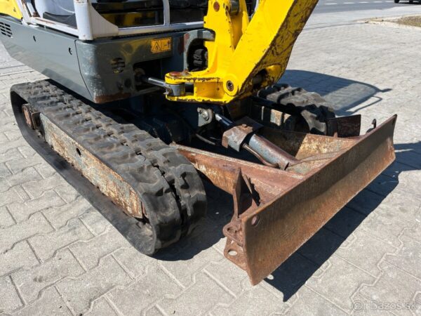 Mini pelle Wacker Neuson 1404 avec 3 godets – Image 8