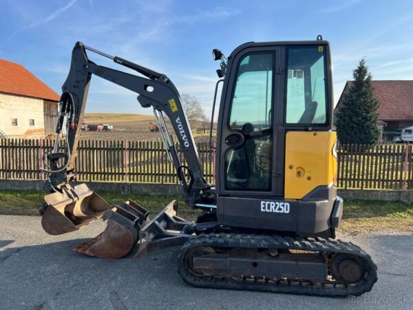 Mini pelle Volvo ECR25D + 3 godets – Image 2