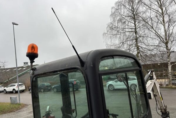 Mini pelle Bobcat E16 avec 3 godets – Image 8