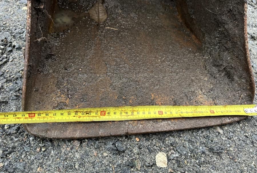 Mini pelle Bobcat E16 avec 4 godets – Image 23