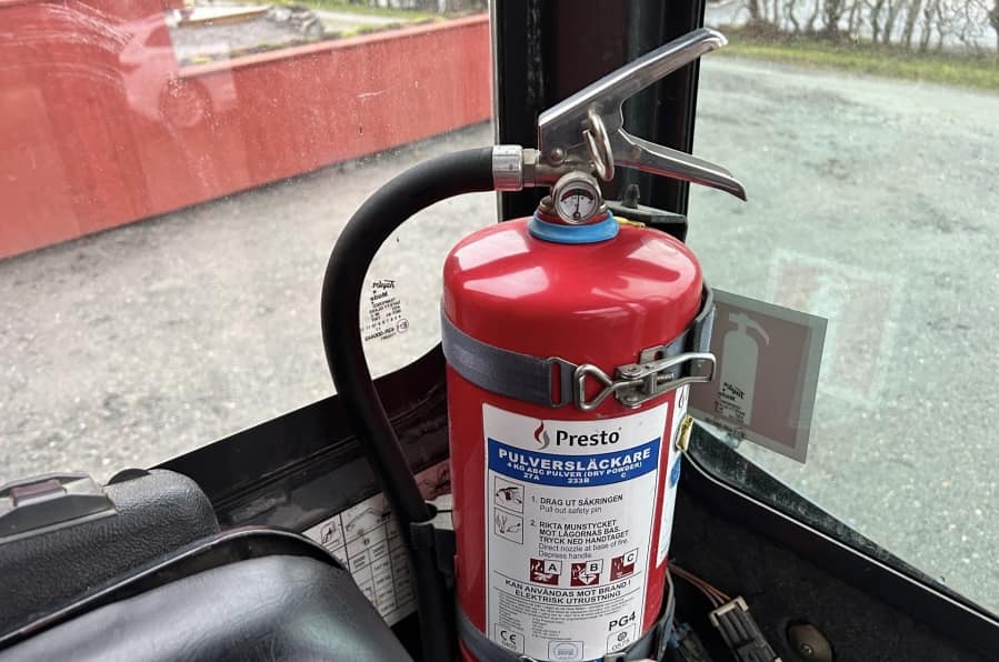 Mini pelle Bobcat E16 avec 4 godets – Image 29