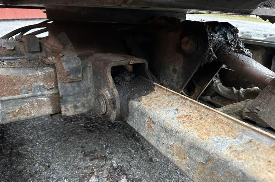 Mini pelle Bobcat E16 avec 4 godets – Image 32