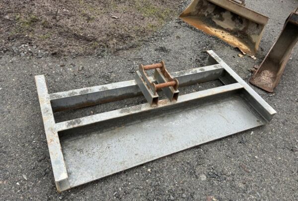 Mini pelle Bobcat E16 avec 3 godets – Image 35