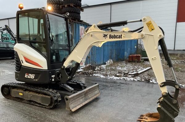 Mini pelle Bobcat E26 avec 3 godets – Image 21