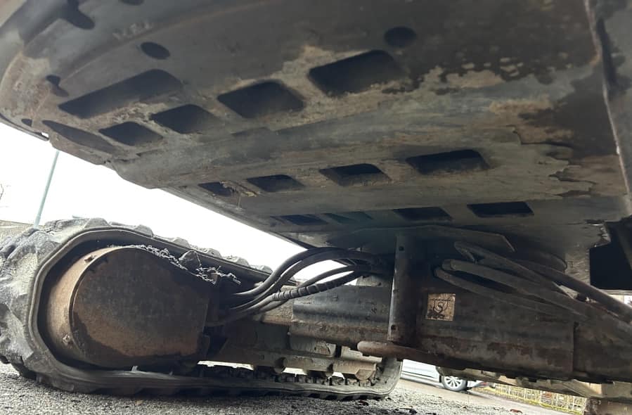 Mini pelle Bobcat E16 avec 4 godets – Image 43