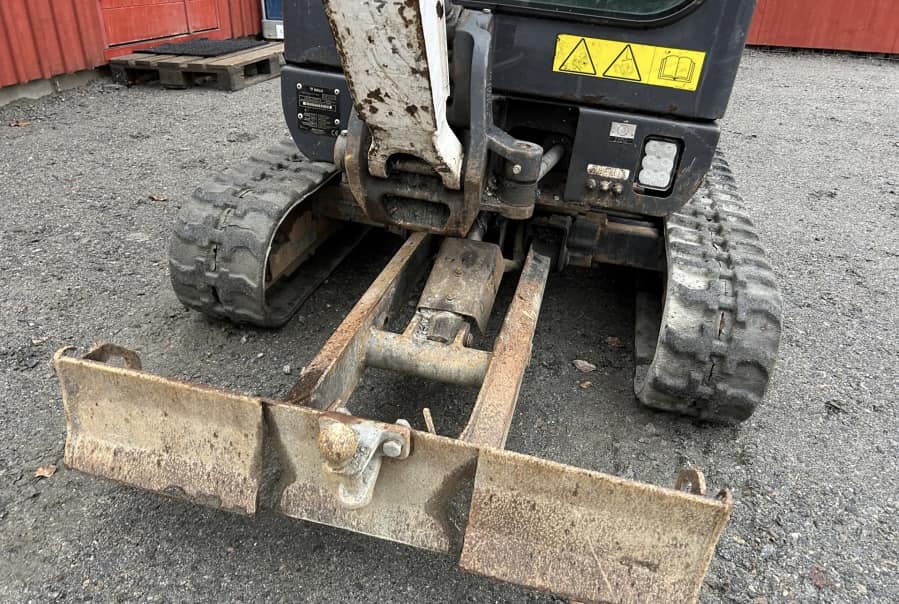 Mini pelle Bobcat E16 avec 4 godets – Image 45