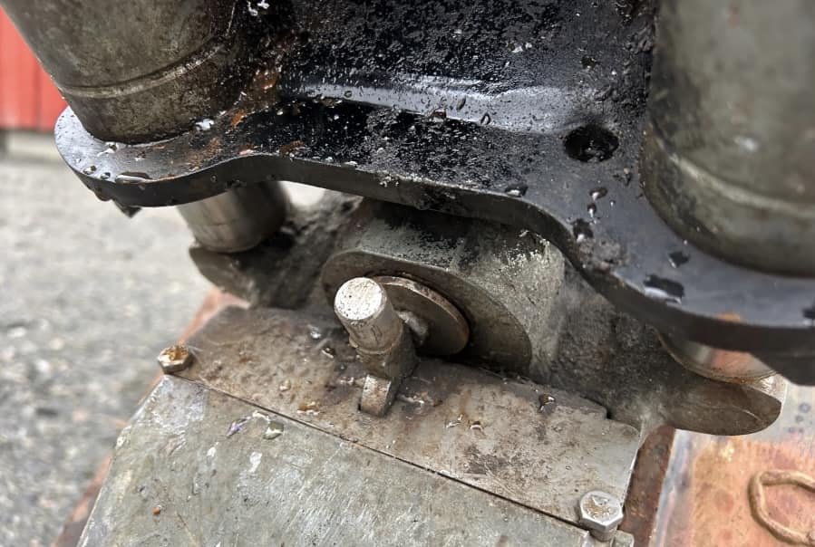 Mini pelle Bobcat E16 avec 4 godets – Image 48