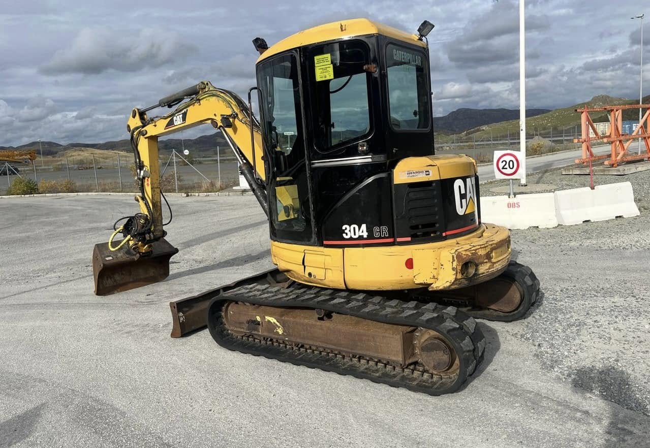 Mini pelle Caterpillar 304CR avec rotortilt et 3 godets – Image 15