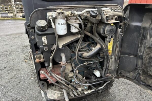 Mini pelle Bobcat E16 avec 3 godets – Image 49