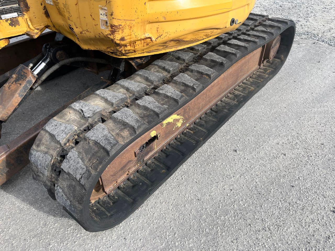 Mini pelle Caterpillar 304CR avec rotortilt et 3 godets – Image 17