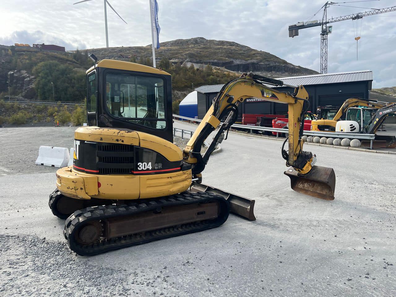 Mini pelle Caterpillar 304CR avec rotortilt et 3 godets – Image 28