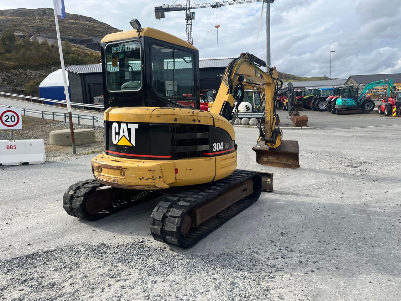 Mini pelle Caterpillar 304CR avec rotortilt et 3 godets – Image 37