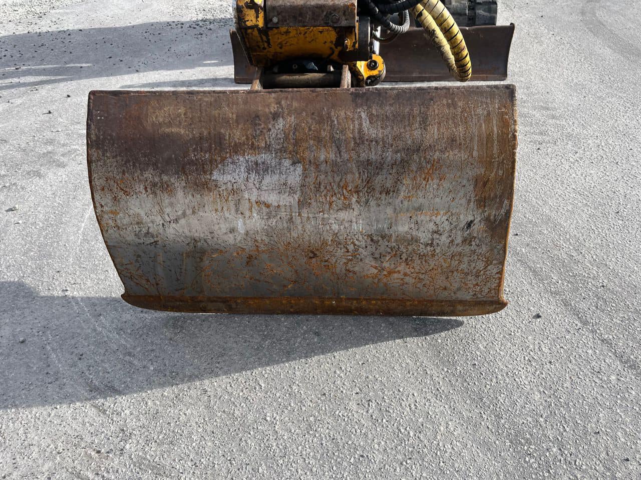 Mini pelle Caterpillar 304CR avec rotortilt et 3 godets – Image 38