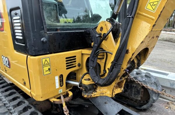 Mini pelle CAT 302CR avec engcon et remorque – Image 6