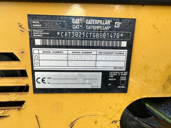 Mini-pelle Caterpillar 302.5C avec 3 godets – Image 6