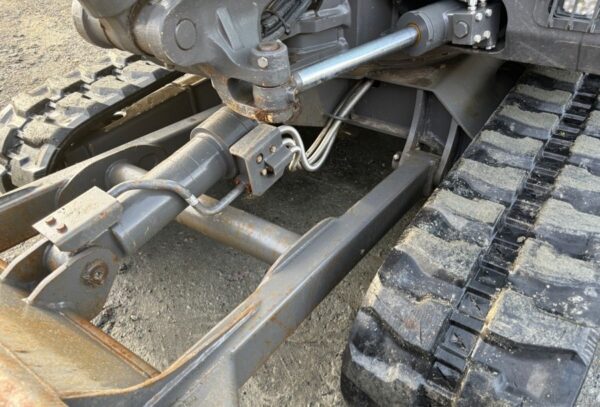 Mini pelle Volvo EC60E avec Tiltrotateur – Image 11