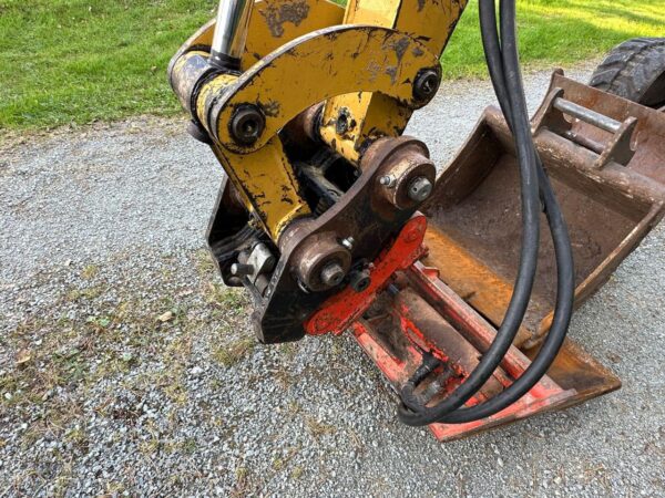 Mini-pelle Caterpillar 302.5C avec 3 godets – Image 13