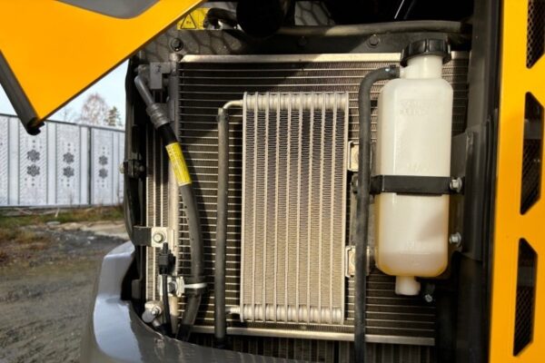 Mini pelle Volvo EC60E avec Tiltrotateur – Image 19