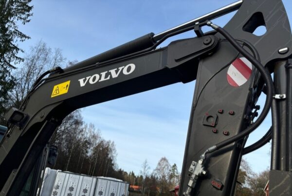Mini pelle Volvo EC60E avec Tiltrotateur – Image 27