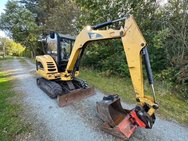 Mini-pelle Caterpillar 302.5C avec 3 godets – Image 22
