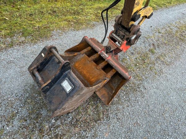 Mini-pelle Caterpillar 302.5C avec 3 godets – Image 25