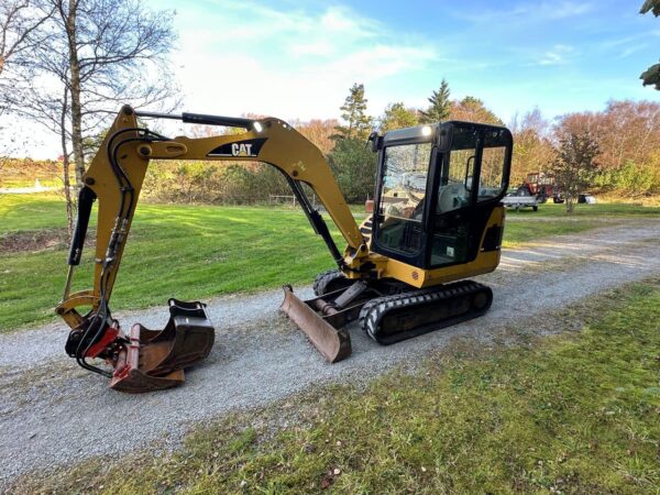 Mini-pelle Caterpillar 302.5C avec 3 godets – Image 27
