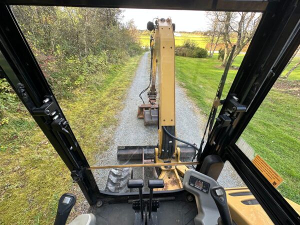 Mini-pelle Caterpillar 302.5C avec 3 godets – Image 34