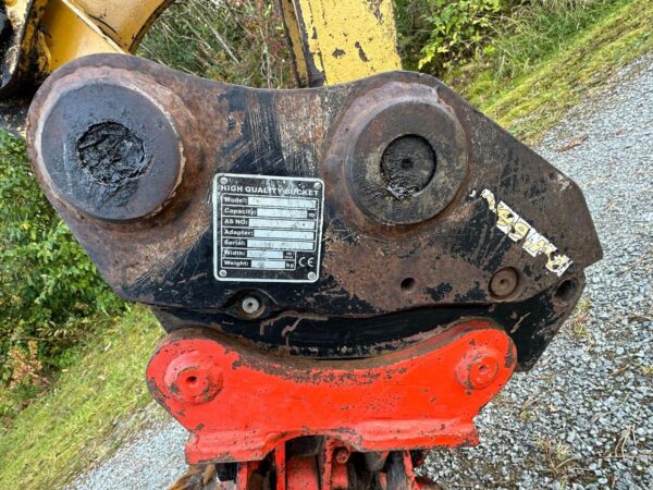 Mini-pelle Caterpillar 302.5C avec 3 godets – Image 35