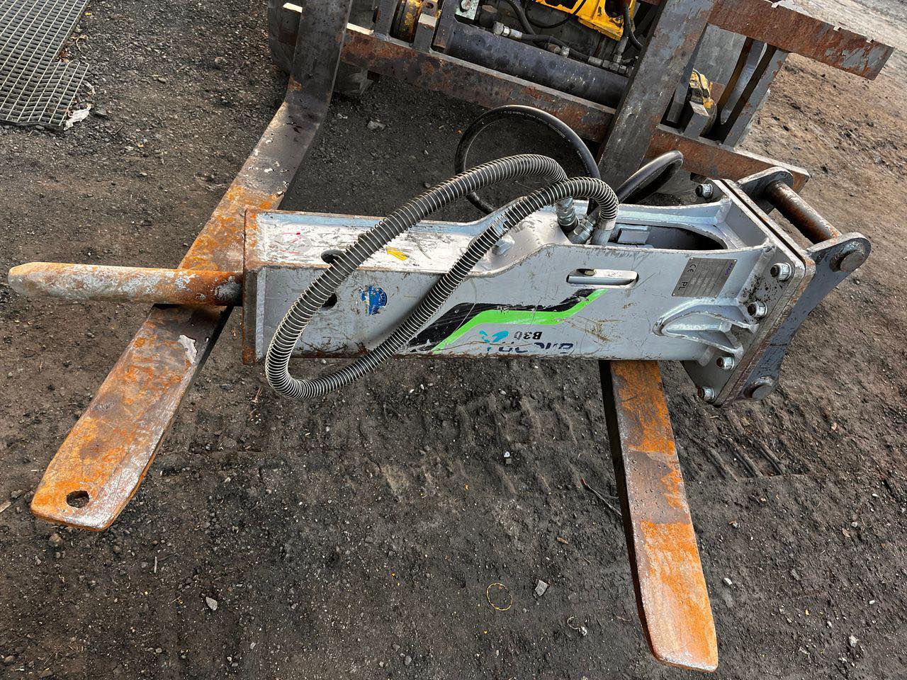 Mini pelle Kubota U25-3EU avec Remorque – Image 11