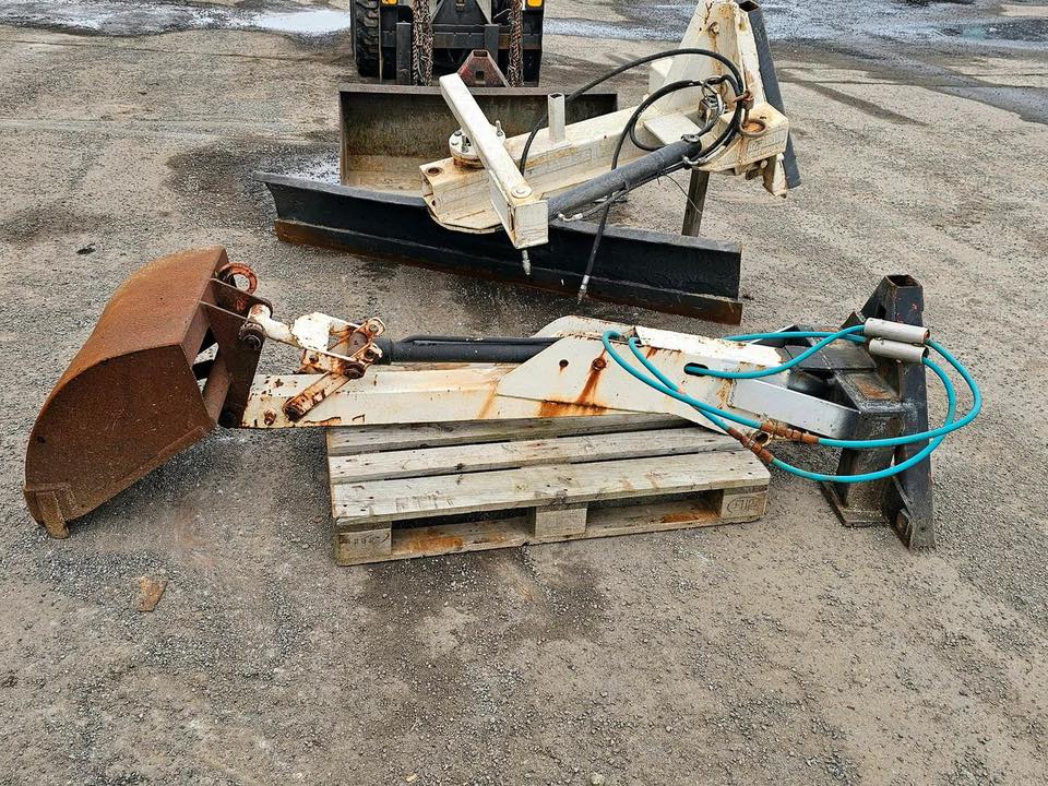 Chargeuse Bobcat 753 avec les accessoires – Image 3