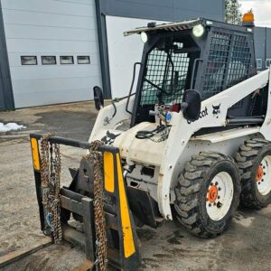 Chargeuse Bobcat 753 avec les accessoires