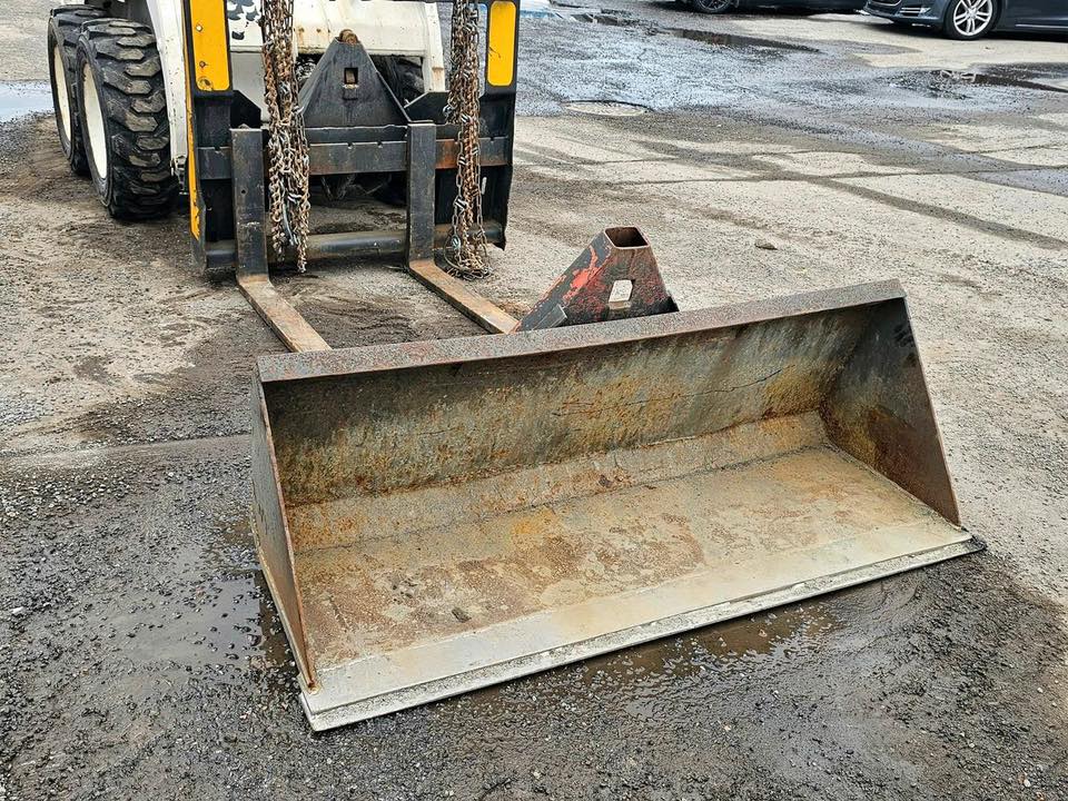 Chargeuse Bobcat 753 avec les accessoires – Image 7