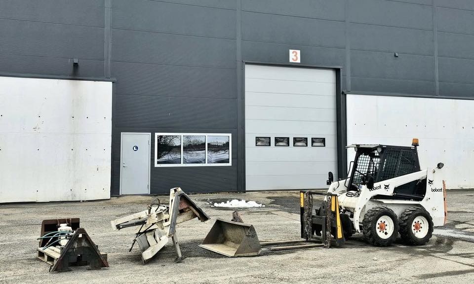 Chargeuse Bobcat 753 avec les accessoires – Image 11