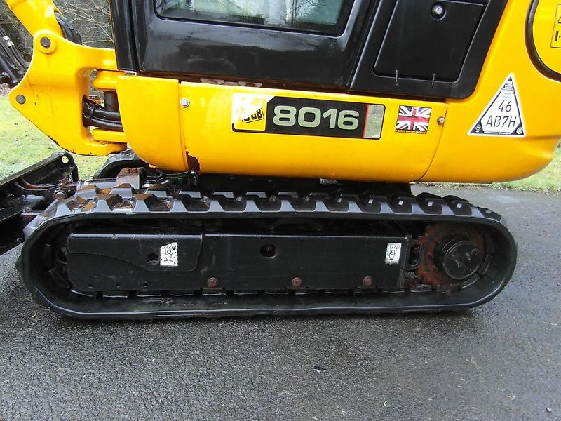 mini pelle JCB 8016 CTS avec 4 godets – Image 7