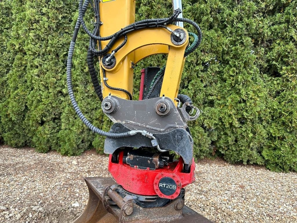 Mini pelle Caterpillar 305.5 E2 CR avec Accessoires – Image 8