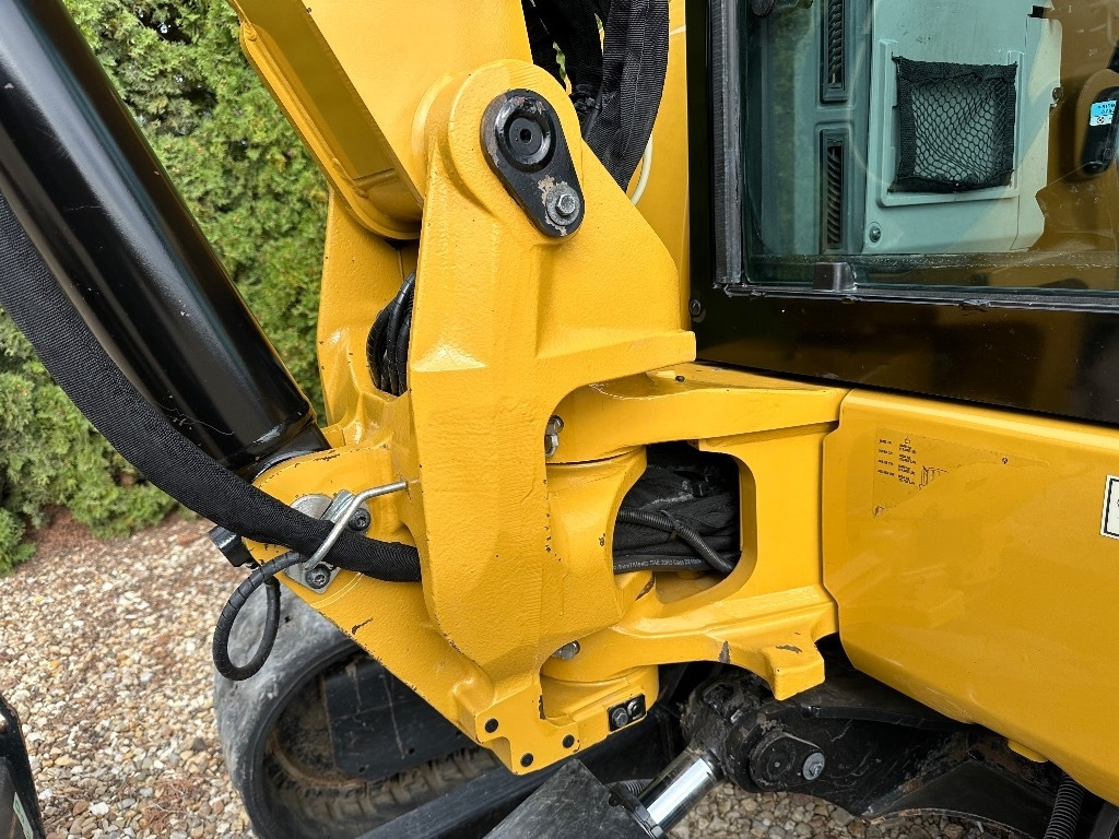 Mini pelle Caterpillar 305.5 E2 CR avec Accessoires – Image 27